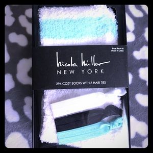 🖤NICOLE MILLER🖤2PK Cozy Socks & 3 Hair Ties🦋NWT